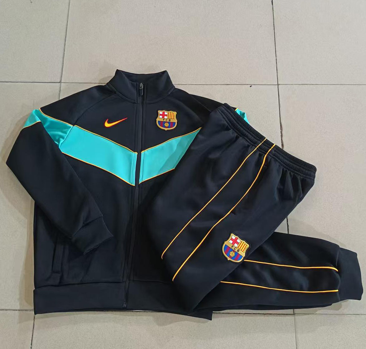 Fato de Treino Infantil Barcelona 26/27 Preto e Verde Claro | 3 aos 13 Anos