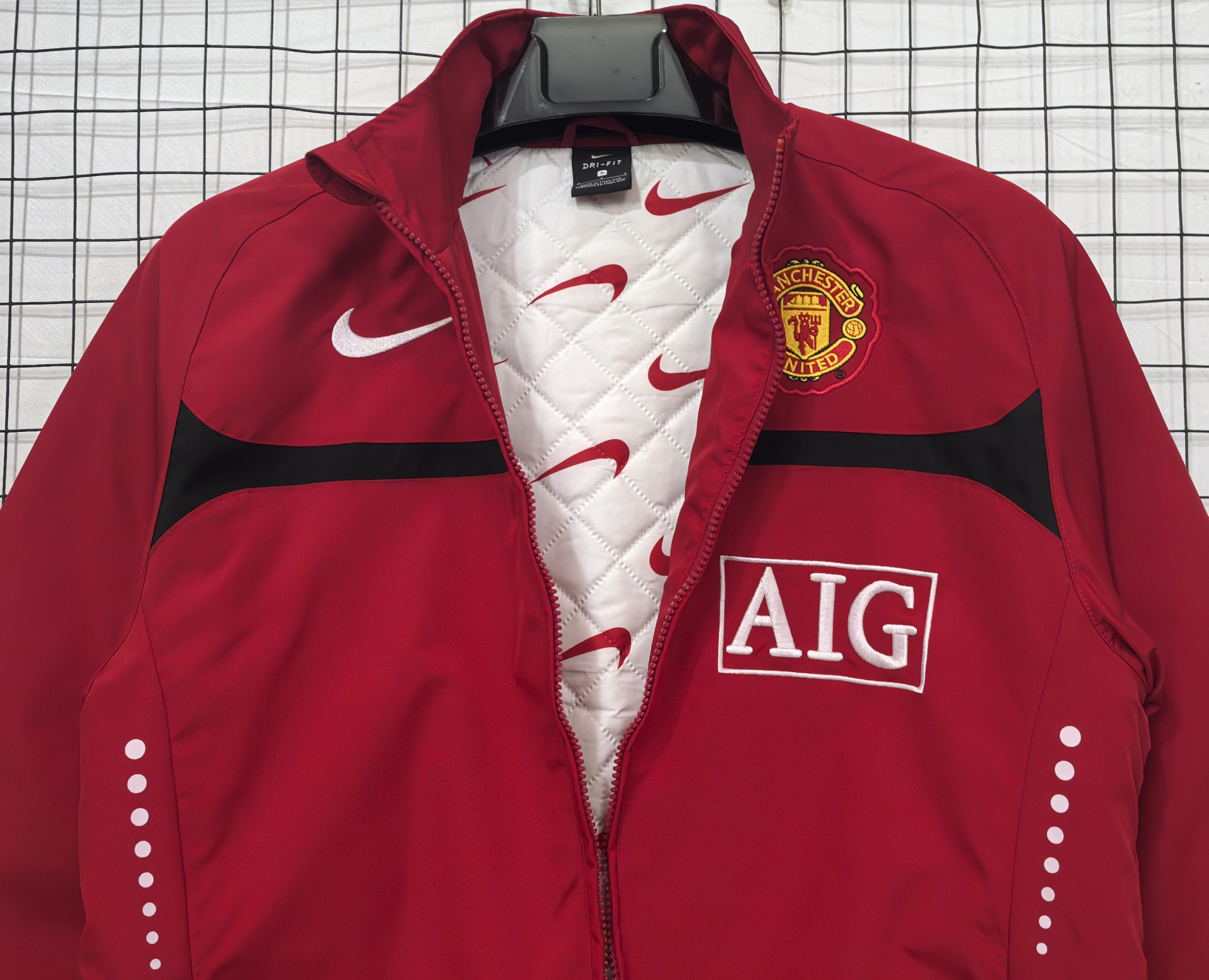 Casaco Manchester United 10/11 Vermelho &mdash; Modelo Retr&ocirc;