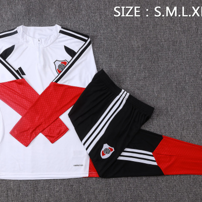 Conjunto de roupa desportiva branca, vermelha e preta com símbolos CARP e tamanhos indicados