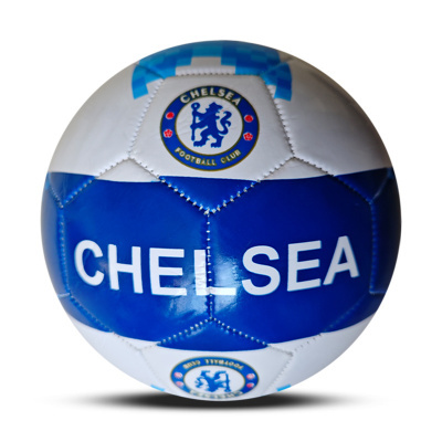 Bola de futebol azul e branca com texto Chelsea e emblema do Chelsea Football Club