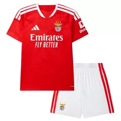 Conjunto camisola vermelha e calção branco de futebol do Benfica