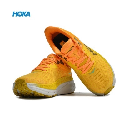 Sapatilhas de corrida Hoka amarelas com sola branca