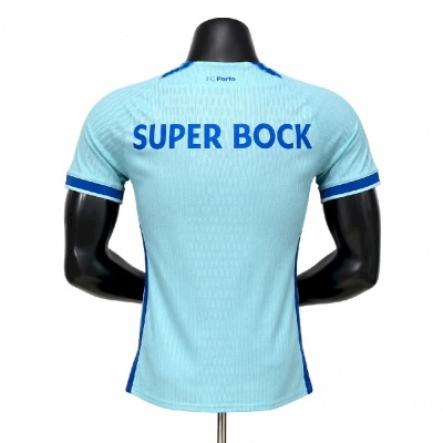 T-shirt desportiva azul clara com texto azul SUPER BOCK nas costas