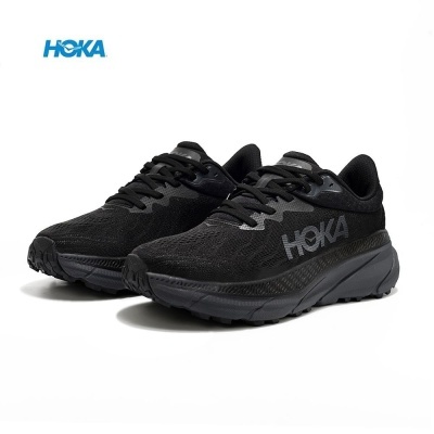 Sapatilhas desportivas pretas HOKA com sola cinzenta