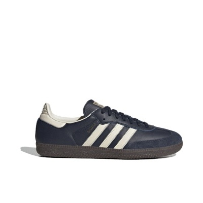 Sapatilha Adidas Samba azul escura com riscas brancas e sola castanha