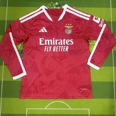 Camisola oficial de futebol do SL Benfica vermelha e branca com manga comprida