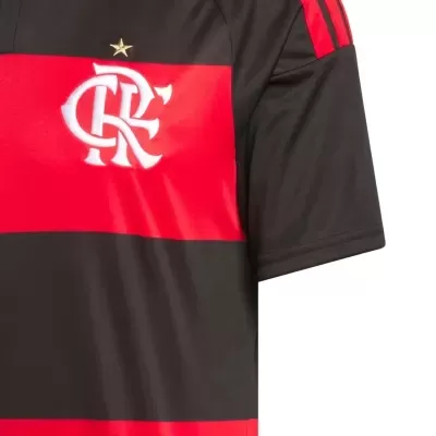 Camisola de futebol preta e vermelha com riscas e logótipo branco CRF