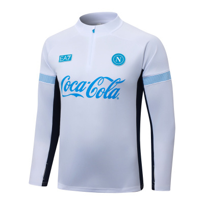Camisola de treino branca com detalhes azuis e logotipos EA7, N e Coca-Cola