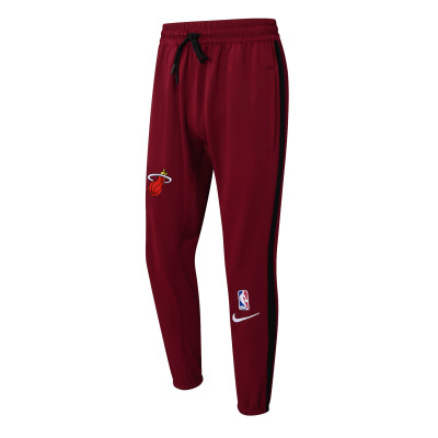 Calças de desporto vermelhas com cordão preto e logótipos Miami Heat, NBA e Nike