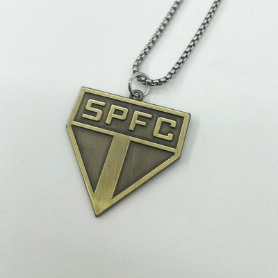 Colar com pendente metálico com letras SPFC