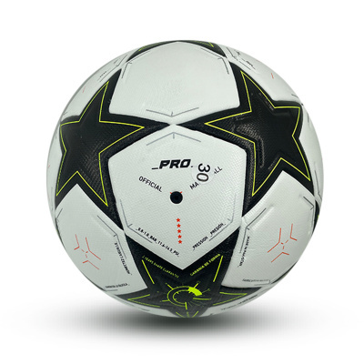 Bola de futebol branca com estrelas negras e texto oficial