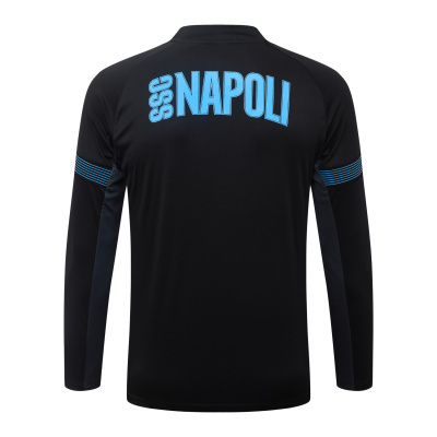 T-shirt desportiva preta de manga comprida com texto azul nas costas
