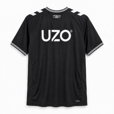 Camisola preta com texto UZO® vista de trás