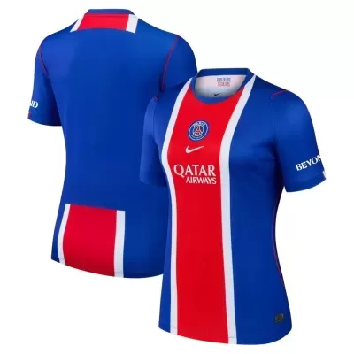 Camisola de futebol azul, vermelha e branca com logos e texto