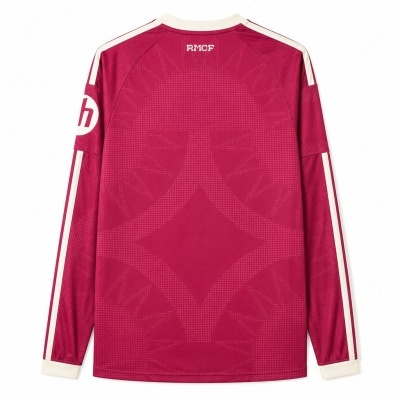 Camisola manga comprida vinho com padrão geométrico e detalhes brancos