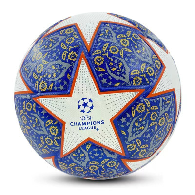 Bola de futebol branca com estrelas azuis e texto UEFA Champions League