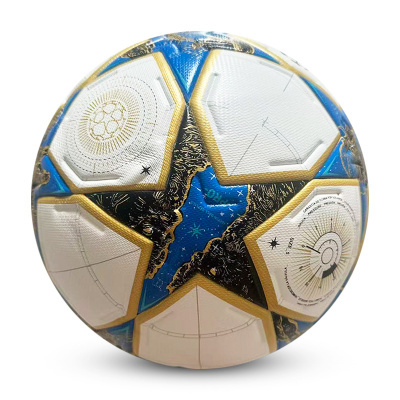 Bola de futebol com padrão de estrelas em azul, branco, preto e dourado