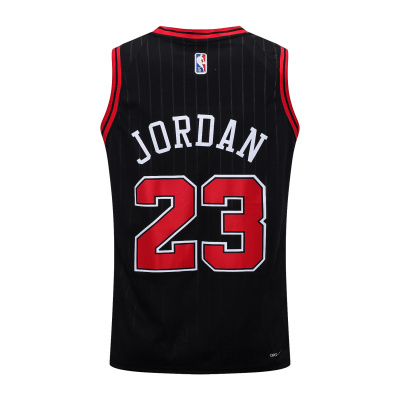 Camisola preta JORDAN 23 com riscas finas e detalhes vermelhos