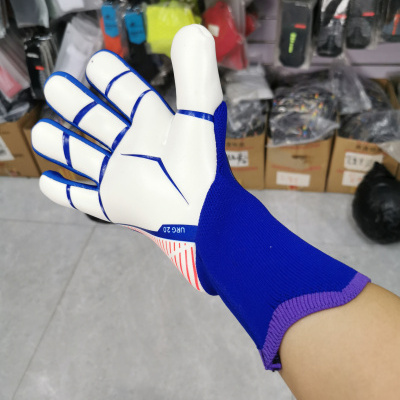 Luva desportiva azul com palma branca e detalhes em azul