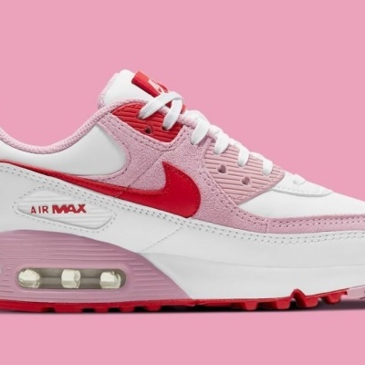 Ténis Nike Air Max branco, rosa e vermelho com sola vermelha e detalhe visível na tecnologia Air Max