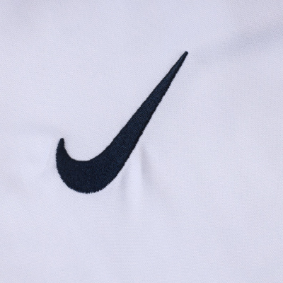 Tecido branco com logótipo da Nike bordado em preto