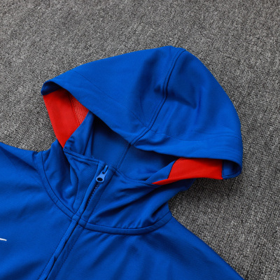 Casaco azul com capuz e logo branco da Nike