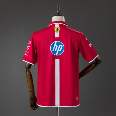 Polo vermelho com logótipo HP na parte traseira
