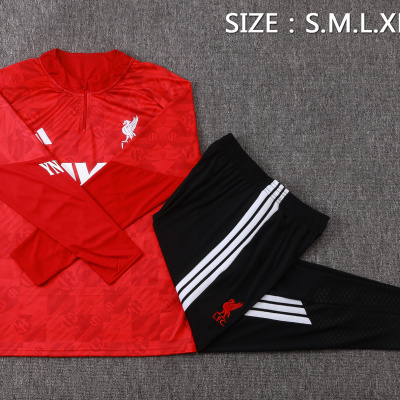 Conjunto roupa desportiva vermelha e preta com logos e tamanhos indicados