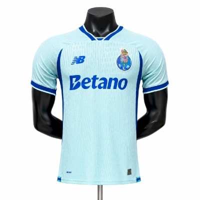 Camisola azul clara de futebol FC Porto com logótipo Betano e New Balance