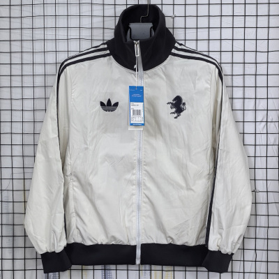 Casaco desportivo Adidas branco e preto com fecho e riscas nas mangas