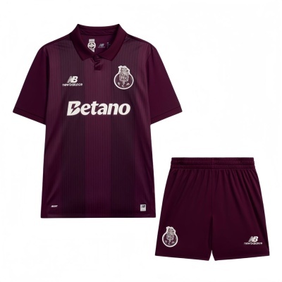 Conjunto de futebol vinho com camisola e calções com logotipos e emblema FCP
