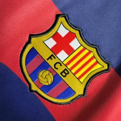 Emblema bordado do FCB em tecido azul e vermelho
