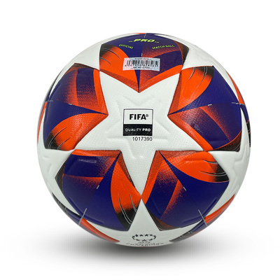 Bola de futebol branca com padrões coloridos e texto FIFA QUALITY PRO