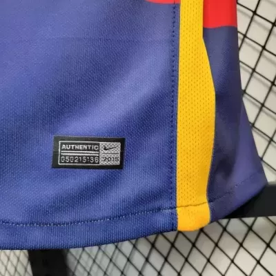 Parte inferior de camisola desportiva azul com faixa amarela e etiqueta Nike AUTHENTIC