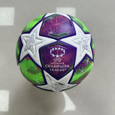 bola de futebol colorida com texto UEFA Womens CHAMPIONS LEAGUE