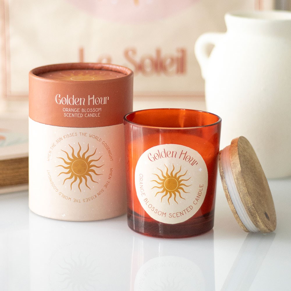 Vela perfumada Golden Hour em vidro âmbar com embalagem e tampa de madeira