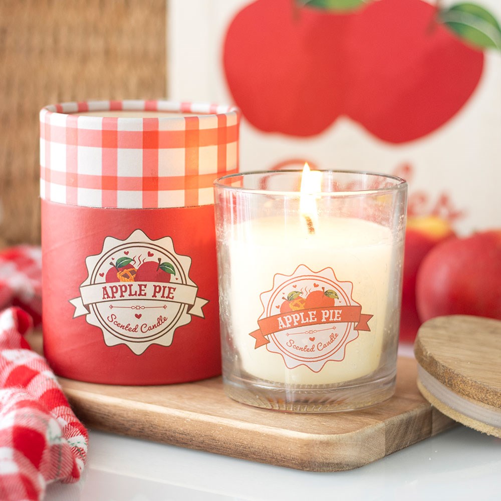 Vela aromática Apple Pie em vidro com embalagem vermelha xadrez