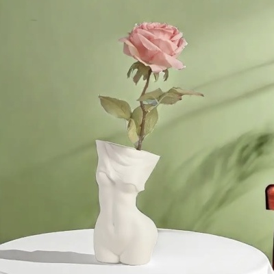 Est&#x00E1;tua&#x20;Sexy&#x20;Jarra