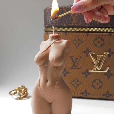 Vela&#x20;Arom&#x00E1;tica&#x20;Corpo&#x20;Feminino
