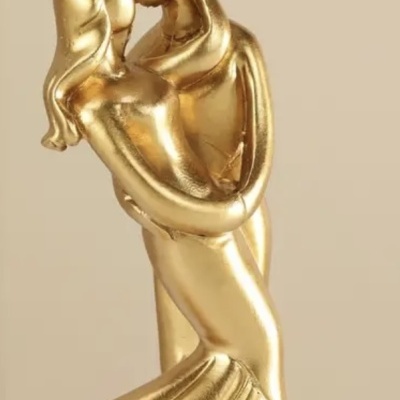 Est&#x00E1;tua&#x20;casal