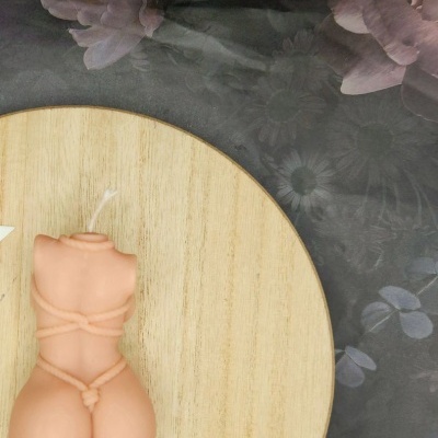 Vela&#x20;Arom&#x00E1;tica&#x20;Corpo&#x20;Feminino
