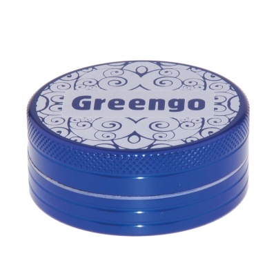 Moedor redondo azul com tampa branca decorada e texto Greengo