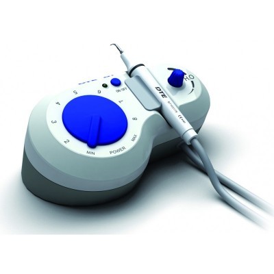 Aparelho odontológico com unidade base e caneta conectada