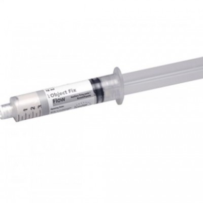 Seringa com líquido e rótulo Object Fix Flow