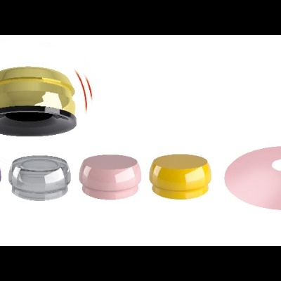 tampas coloridas em plástico com disco rosa