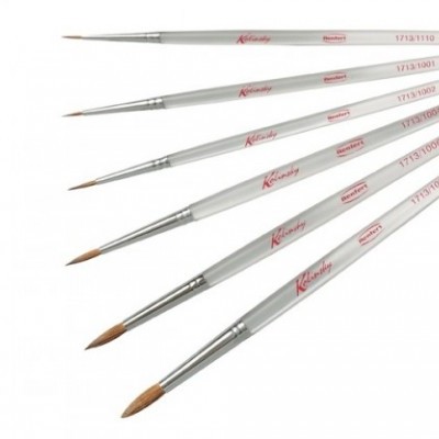 Conjunto de seis pincéis de pelo natural com cabo branco e ferragens prateadas