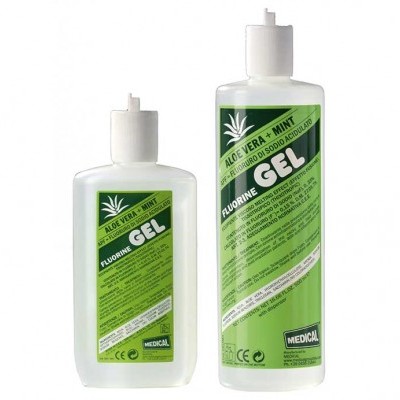 Dois frascos de gel fluorínico Aloe Vera + Mint com rótulos verdes