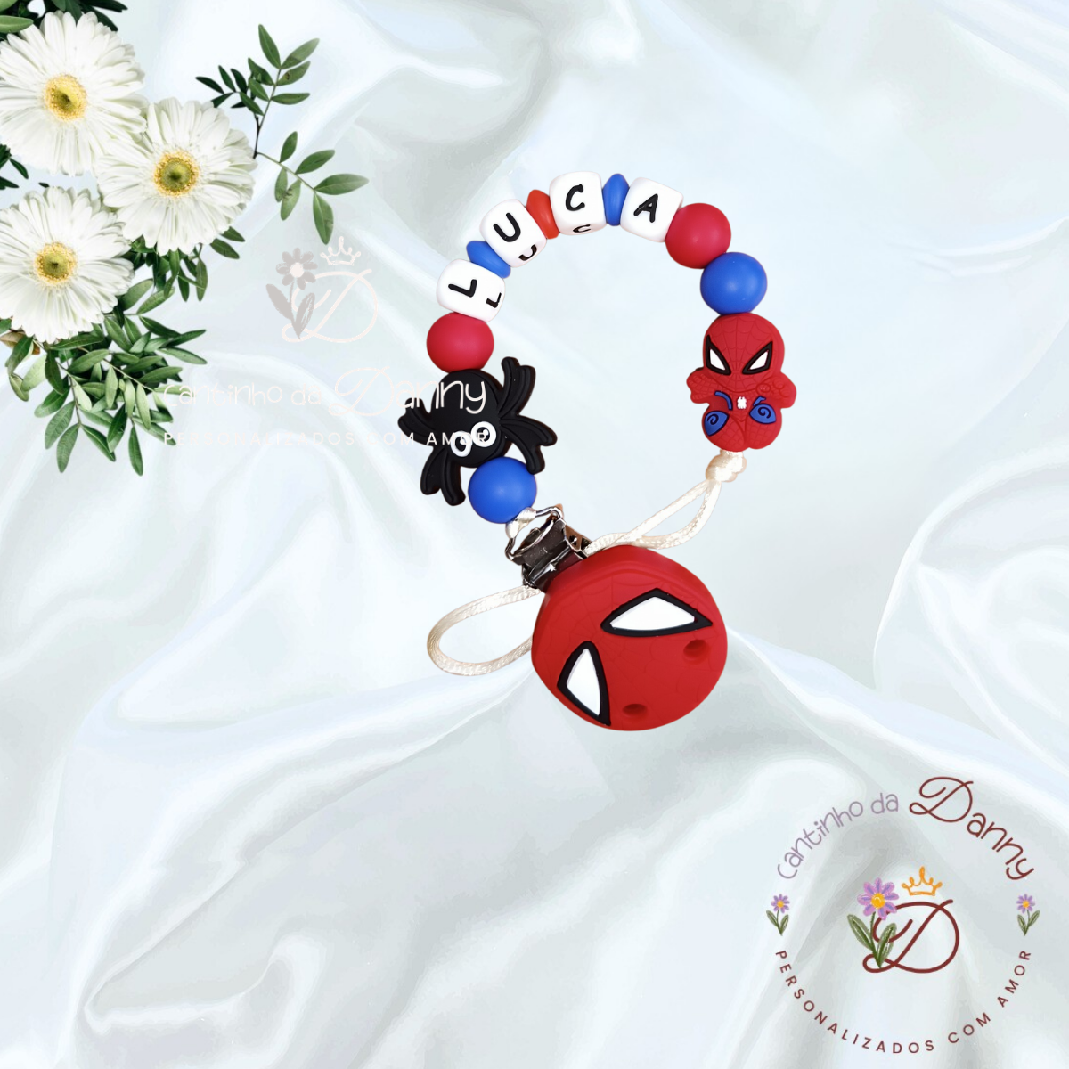 Prendedor de chupeta personalizado com nome LUCA e decoração de Homem-Aranha em silicone