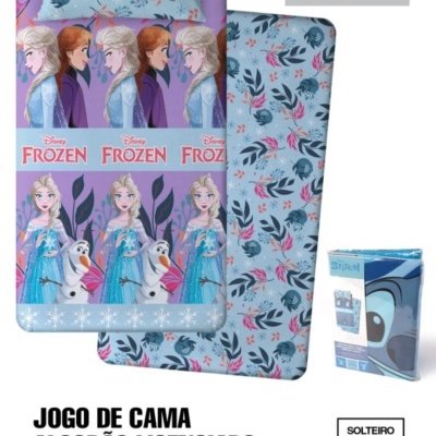 Jogo de cama Disney Frozen com estampado de personagens e flores, embalagem com Stitch.