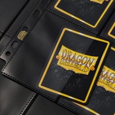 Folha plástica preta com bolsos para cartas Dragon Shield